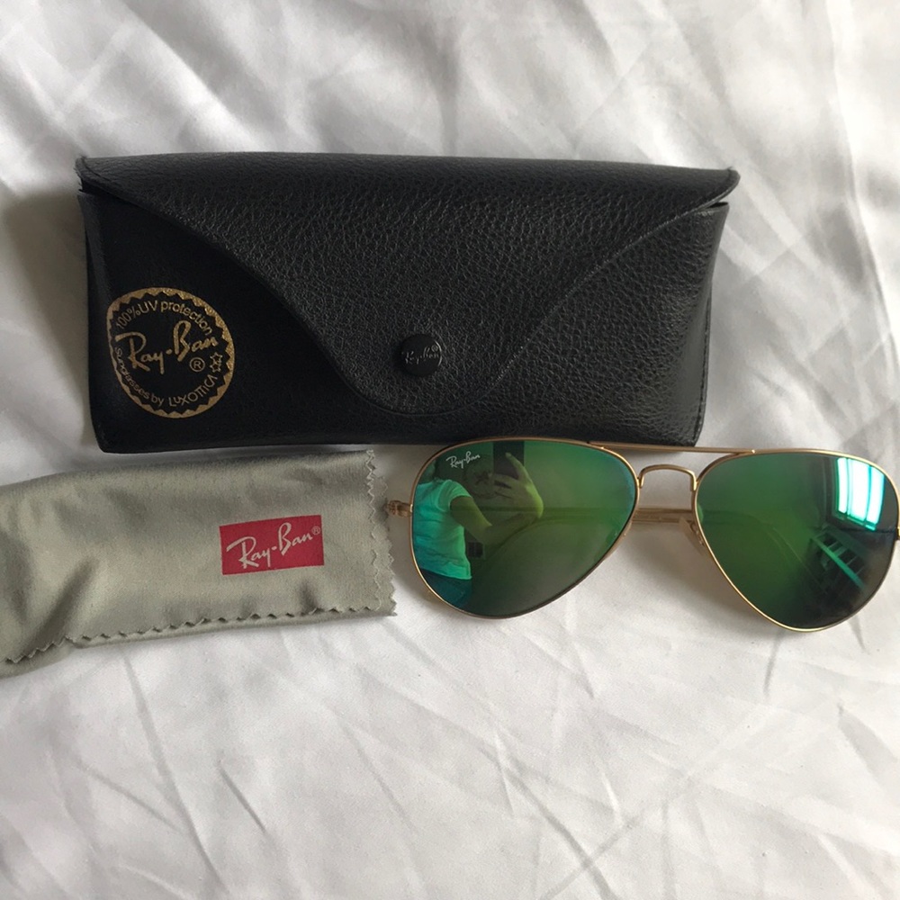 Ray Ban aviator sunglasses green flash lens color